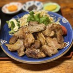 ホルモン栄楽 - しょうが焼きの味付けは、しょうが風味でフルーティーなタレで炒められています。