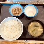 Matsuya - Wで選べる玉子かけごはん　290円
                        温玉&ミニ牛皿