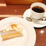 CAFE AUX BACCHANALES - ランチセット  ケーキ＋ドリンク