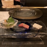 鮨 四 -  鮨 四 -