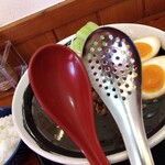 俺の中華たなか家 - 穴開き蓮華が追加され、「挽肉」サルベージ⤴が簡単に♬嬉しい配慮♥です(*^_^*)d