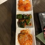 ホルモン さわ - キムチ盛り　うまい