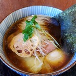 中華蕎麦 鳴神食堂 - 中華蕎麦(950円)＋特製トッピング(250円)