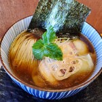 中華蕎麦 鳴神食堂 - 中華蕎麦(950円)＋特製トッピング(250円)