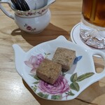 GION NISHI CAFE - サービスでクッキーを頂きました