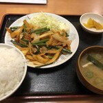 大衆食堂 定食のまる大 - 豚肉キムチ炒め定食(900円) 水曜限定