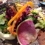 マッシュアップ - サラダ。一体何種類の野菜を使っているのだろうか。