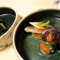 黒むつのロースト　那珂川産本鱒の燻製クロメスキ　大根の煮込みと軽いバターソース