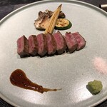 渋谷 鉄板焼き 凛 - 本山葵で頂くサーロイン。