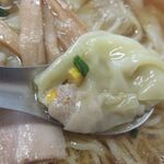 北京飯店 鳳龍 - コーン入りワンタンは初体験