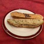 海辺のパン屋 La La Bakery - 料理写真:朝食会場で、レンチン術師したパンの様子(　ﾟдﾟ)