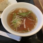 中華 わたる - 【スープ】ネギたっぷりで美味しかったですよ♪