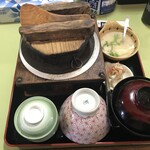 食事処 槐 - 料理写真:アサリの釜飯（1,100円）