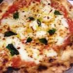 チェルピーナ邸 イタリア石窯料理と天然酵母ピザ - マルゲリータランチ９００円