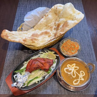 こだわりのタンドリー料理が充実♪お得なセットもお見逃しなく