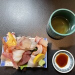Shintou Zushi - お皿は小さいけれども山盛りです　980円