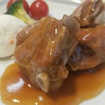 キッチン ブルー グローブ - スペアリブポシェのアップ