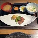 ダイナミックキッチン＆バー 響 横浜スカイビル店 - ローストビーフ