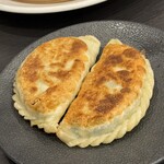 肉汁焼小籠包 千琇 - ニラ饅頭