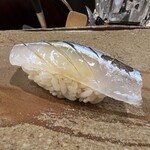 鮨　まつ本 - サヨリ(昆布締め)【握り】