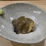 鮨　まつ本 - 蒸しアワビ(肝ソース)