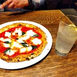 PIZZA SALVATORE CUOMO & GRILL - マルゲリータ＆グランドレモンサワー