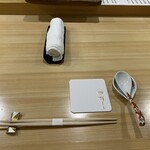 鮨　まつ本 - 食前のテーブル