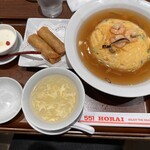 551蓬莱 - 天津飯　春巻き　杏仁豆腐