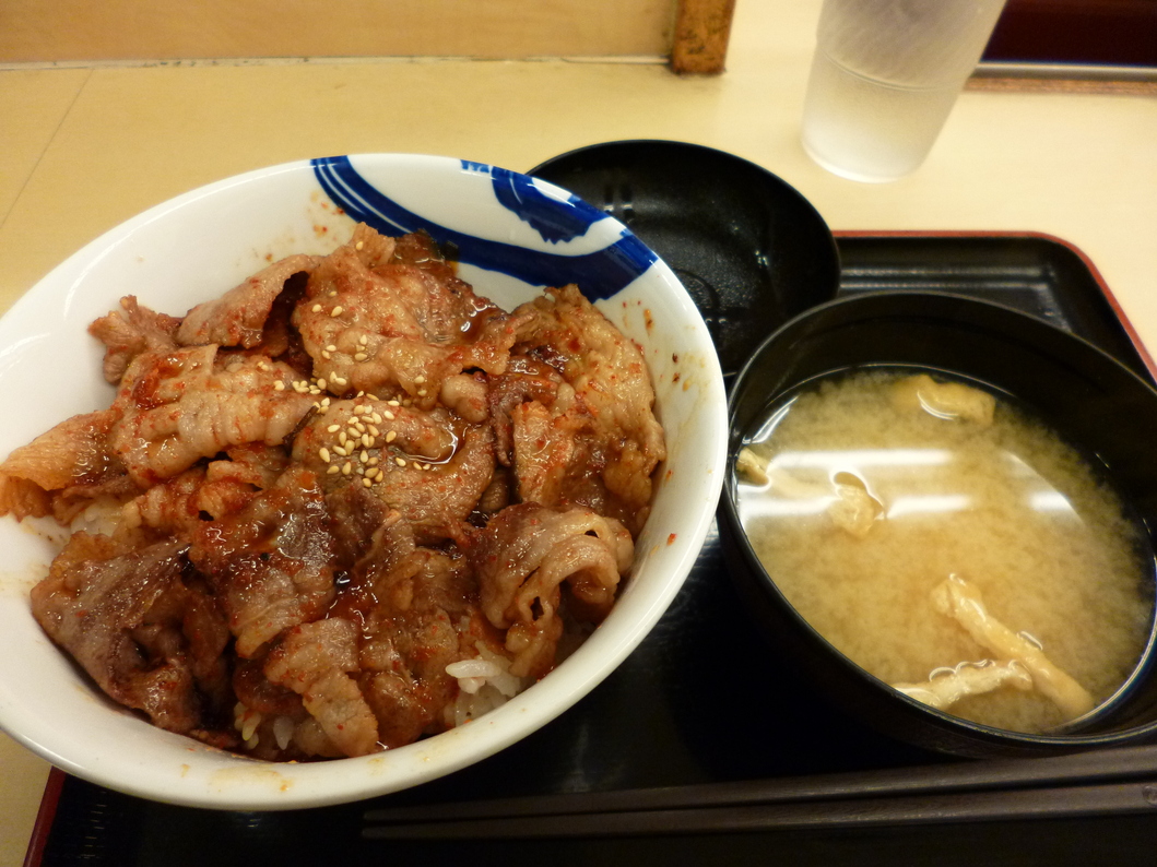 松屋の写真 駐車場完備