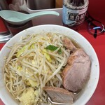 ラーメン二郎 上野毛店 - 黒ウーロン茶はもはやMASTです。
                                