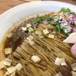 めん処 きよ洲 - オリーブオイルと佐助豚の脂がたっぷり！