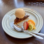 バルバルキッチンアメリ - タルト・タタン(¥580)