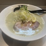 天雷軒 - 鶏白湯牡蠣塩ラーメン