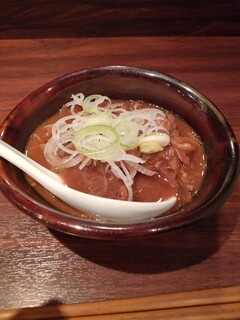 Saketomisonikomi Misonikomin - ビーフシチューではなく、どて煮。