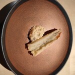 TTOAHISU - 対馬の穴子のフリット
      セロリとタルタル