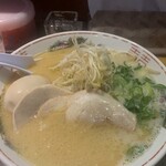 ラーメン 屋台骨 分店 - 煮卵ラーメンセット