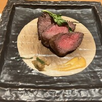 日月火 銀座店 - 薩摩黒牛の炭火焼 雲丹からすみソース