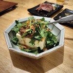 酒美飯囲ひろし - パクチー肉味噌豆腐
