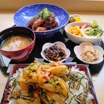 ホテルグランデはがくれ - 海老と春野菜のかき揚げ丼