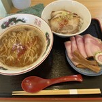 Menya Nanai Chi - パイタン&煮豚ご飯