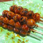 五王製菓 - みたらし団子 1本 30円（税込）。