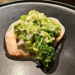 Shrimp and broccoli with green onion ginger sauce 390 yen