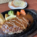 紅屋 - 料理写真:デミグラスハンバーグ