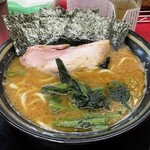 王道家直系 IEKEI TOKYO - ラーメン(硬め,普通,多め)
