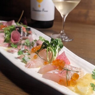 富山の氷見から直送した鮮魚を使った料理があります。