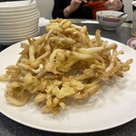 敦煌 - ピーナッツもやしを炒めるですって？！　考えつきもしないよね。