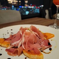 THE PENTHOUSE with weekend terrace - 愛媛県産せとかとイタリア産ブラータチーズ
                  生ハム添え  2500円