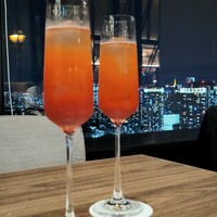 THE PENTHOUSE with weekend terrace - イチゴとシャンパンのカクテル