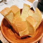 Wain Shokudou Vinsento - 自家製パン（フォカッチャ）