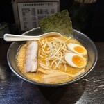 らーめん一蔵 - ■赤鬼ラーメン ￥950
            味付き玉子 ￥110